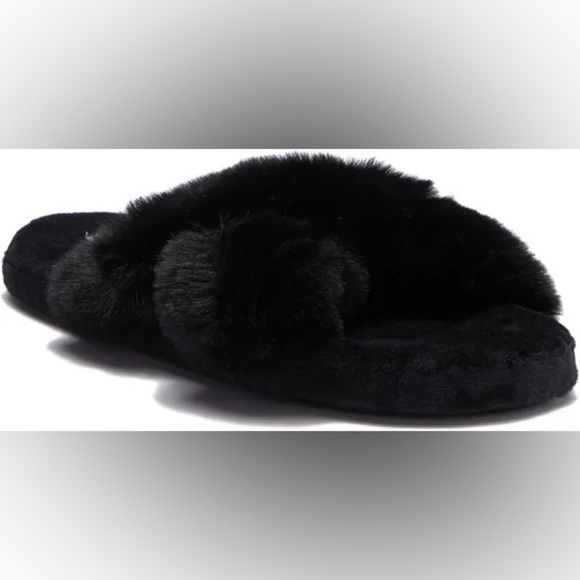 NEW Steve Madden Women's Faux Fur Criss Cross Slippers Black Size 7-8 Slip On - Picture 1 of 8